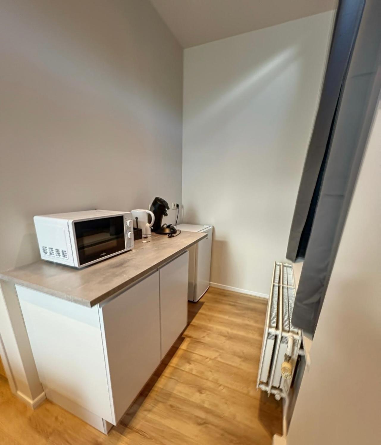 Station 173 B Bruxelles-Charleroi-Airport 아파트 외부 사진